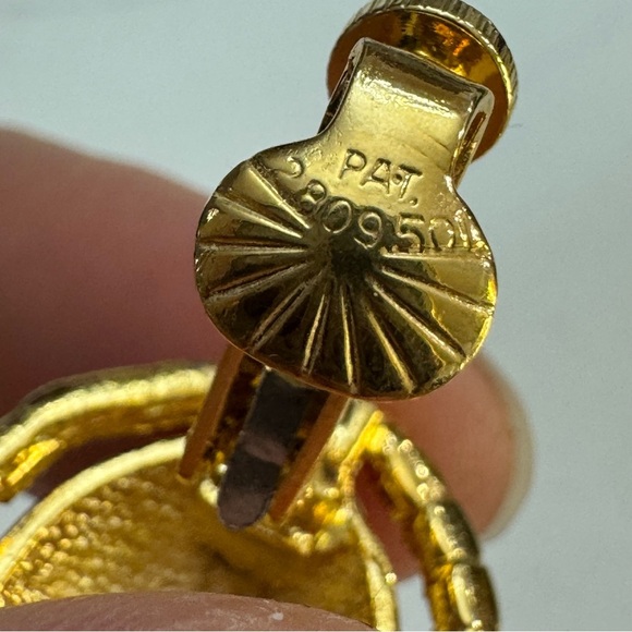 Gorgeous Vintage Vendome Crystal Rhinestones Clip On Apple Earrings - Picture 9 of 12